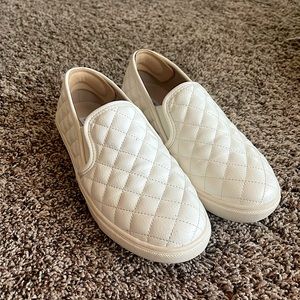 White 7.5 Steve Madden flats